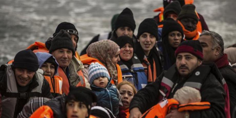 El mar es testigo de a desesperación de miles y miles de migrantes