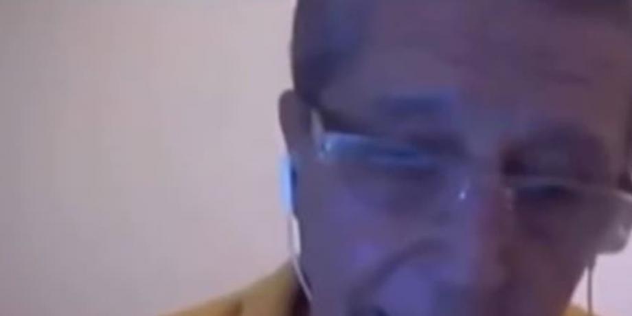 Profesor fue victima de una broma en una clase virtual y generó indignación en las redes