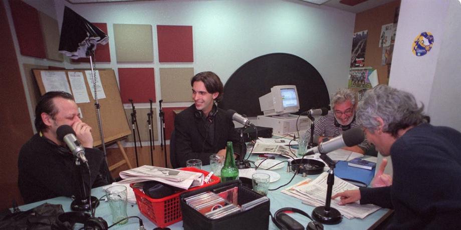 Douglas Vinci, Martin Ciccioli, Lalo Mir y Bobby Flores en 2002, en un déjà vu del histórico Radio Bangkok. La radio cumple 100 años y un capítulo muy importante le pertenece a la FM