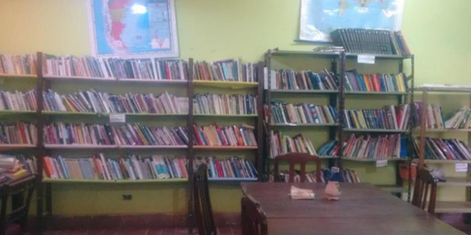 La biblioteca Mariano Moreno no atiende al público debido a la pandemia de coronavirus.