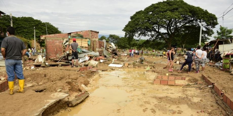 Barrio de Cúcuta afectado por las fuertes lluvias que causaron el desbordamiento de una quebrada