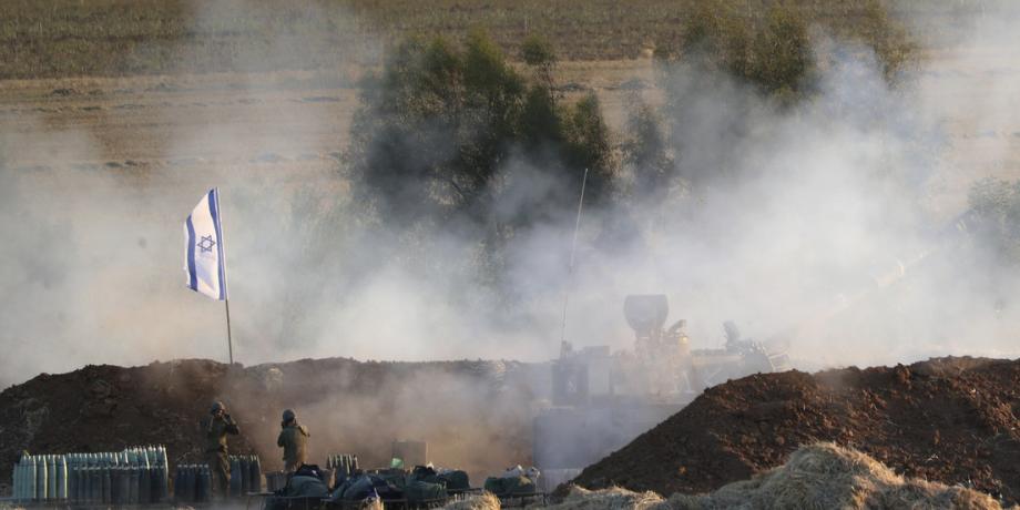 Una unidad de artillería israelí dispara contra la Franja de Gaza, 13 de mayo de 2021.
