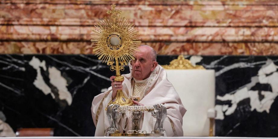 El papa Francisco durante una misa en el Vaticano el 6 de junio de 2021.