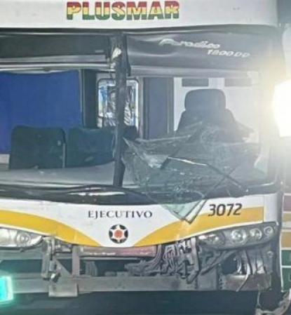 Accidente de tres micros que trasladaban hinchas de Estudiantes a la final