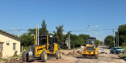 Sector el Alto: Avance en el nivelado de calles en Las Termas de Río Hondo