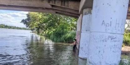 La policía de Las Termas de Río Hondo actuó para evitar que niños ingresen en el río Dulce