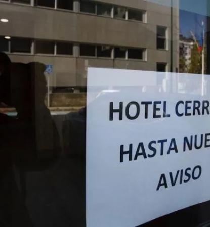 Alarma en Las Termas de Río Hondo: El cierre de un hotel emblemático deja a más de 30 familias en la incertidumbre