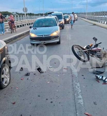 Accidente de tránsito en puente nuevo de Villa Balnearia deja dos motociclistas heridos