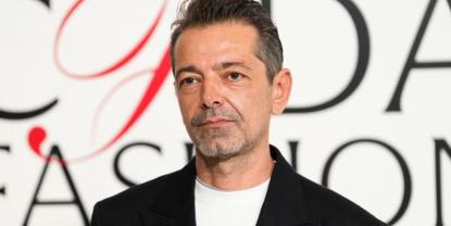 Pieter Mulier asume como director artístico de Versace tras la salida de Vitale