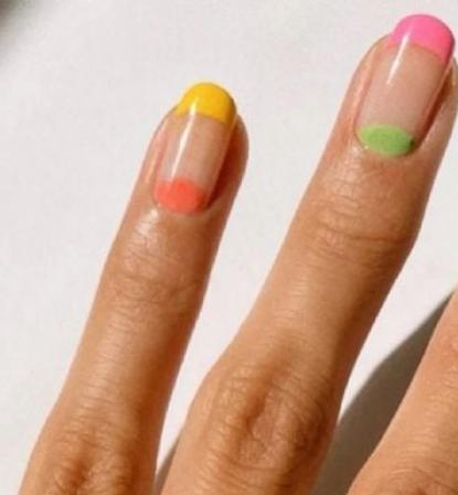El Renacimiento de las Uñas de Media Luna: Tendencia del Nail Art en 2026