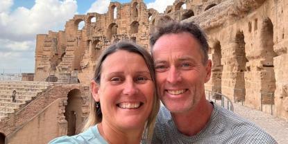 Irán condena a diez años de prisión a pareja británica por espionaje