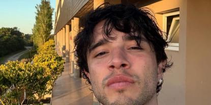 Julián Serrano revela su transformación espiritual y conexión divina