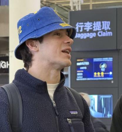 Franco Colapinto desata fervor en Shanghai con su estilo y carisma