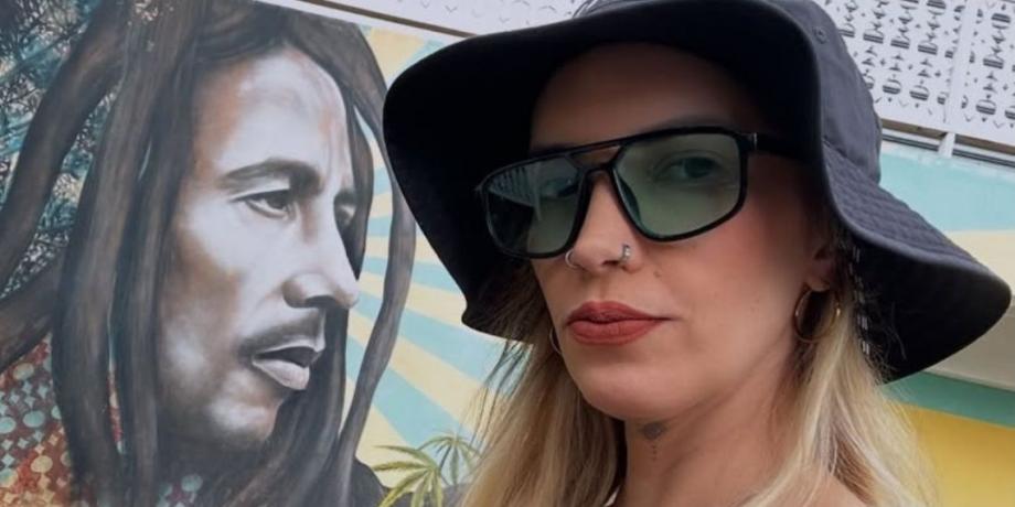 Cortesía de exitoina