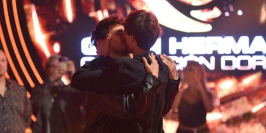 Cortesía de exitoina