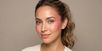 El blush draping: técnica de maquillaje que eleva el rostro sin cirugía
