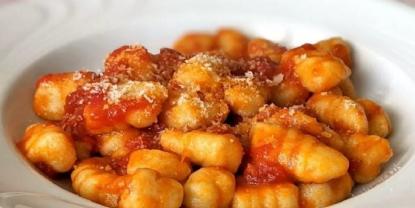 Ñoquis de Polenta: Receta Práctica y Económica para Aprovechar Sobras