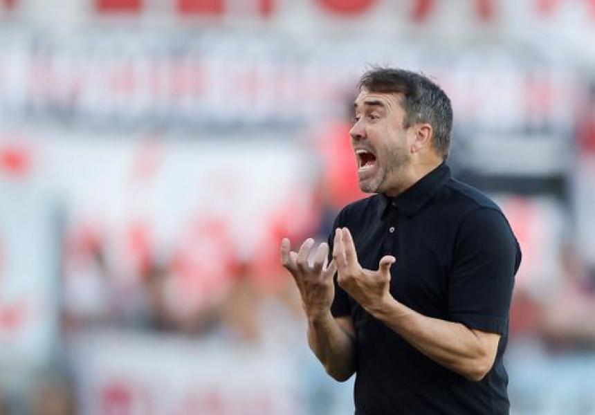 Chacho Coudet y su estrategia tras la derrota en el Superclásico