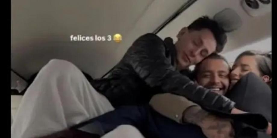 Ángela Aguilar y Nodal reafirman su amor con tiernas fotografías