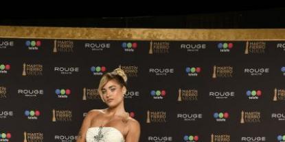 Marta Fort deslumbra en los Martín Fierro de Moda con un homenaje a su padre