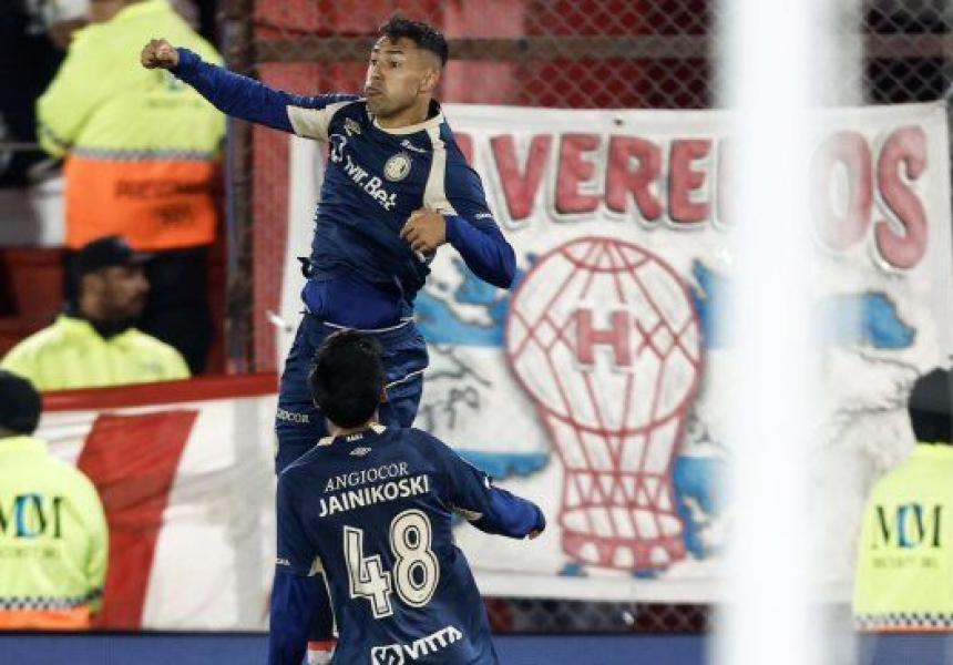 Argentinos Juniors Supera a Huracán y Favorece a Racing en la Tabla