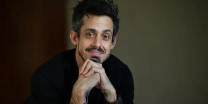 Agustín Aristarán ofrece disculpas por controversia humorística sobre asesinato