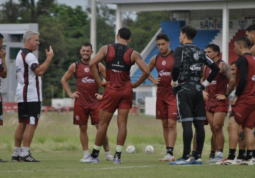 Central Córdoba enfrenta a Boca Juniors en un duelo clave del Apertura
