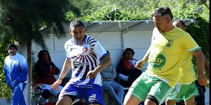 Intensa Jornada de la Liga Comercial en el Polideportivo de El Zanjón