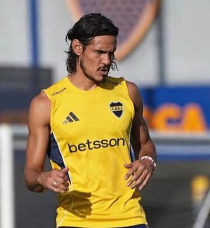 Edinson Cavani se aproxima a su retorno con Boca Juniors
