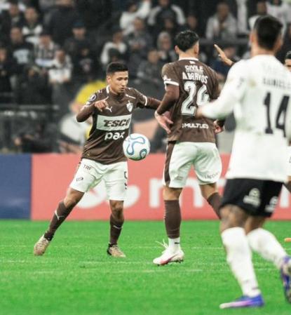 Platense logra una histórica victoria en Brasil y avanza a octavos de Copa Libertadores
