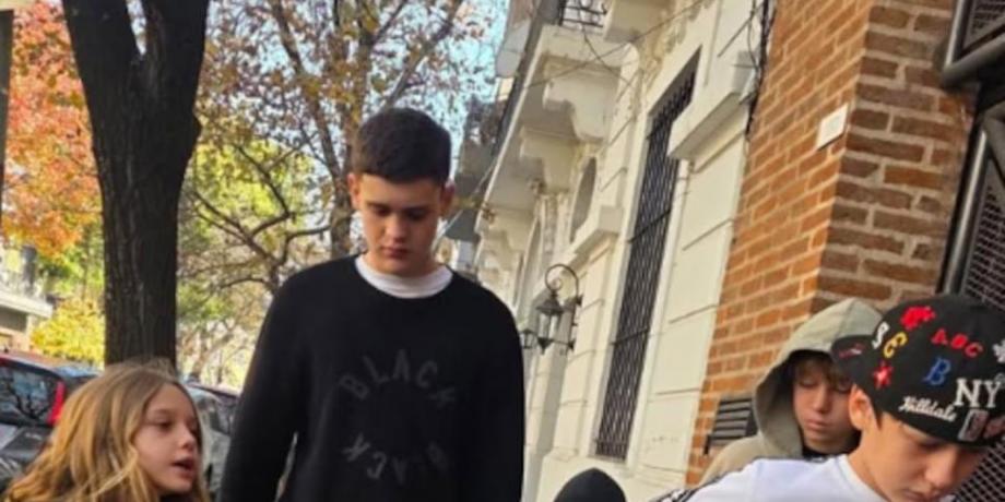 Benjamín Vicuña se reencuentra con sus hijos Magnolia y Amancio en Argentina