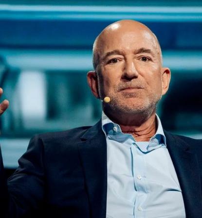 Jeff Bezos advierte sobre el impacto de la inteligencia artificial en el empleo