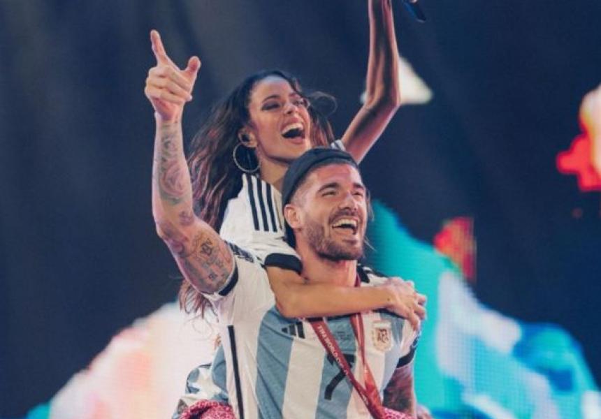 Tini Stoessel y Rodrigo De Paul: Dulce Interacción Tras Victoria de Argentina