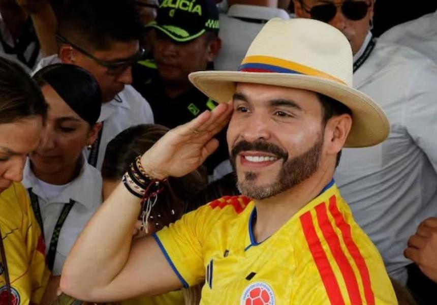 Abelardo de la Espriella triunfa y Colombia se inclina hacia la derecha