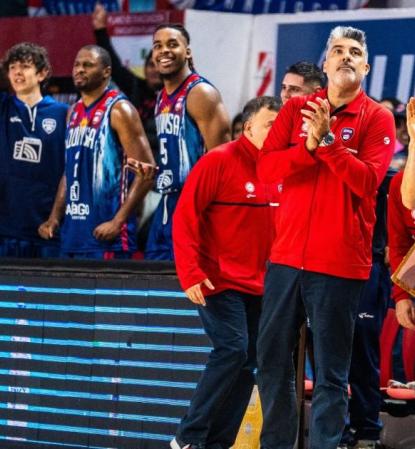Lucas Victoriano mantendrá su rol como entrenador de Quimsa para la próxima temporada
