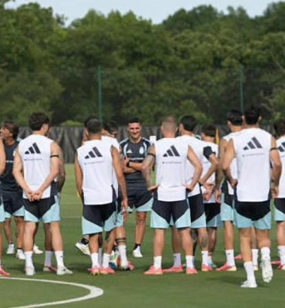 Scaloni Define Estrategia con Dudas Clave para el Encuentro del Viernes