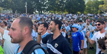 Banderazo en Atlanta: La Pasión de los Hinchas Argentinos se Siente Intensamente