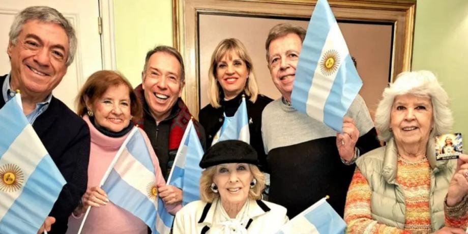 Cortesía de exitoina