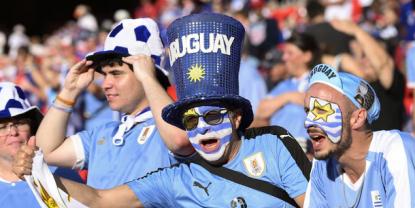 Crítica del semanario Búsqueda a hinchas uruguayos que apoyaron a Inglaterra