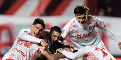 Argentinos Juniors logra una contundente victoria sobre Estudiantes de Río Cuarto
