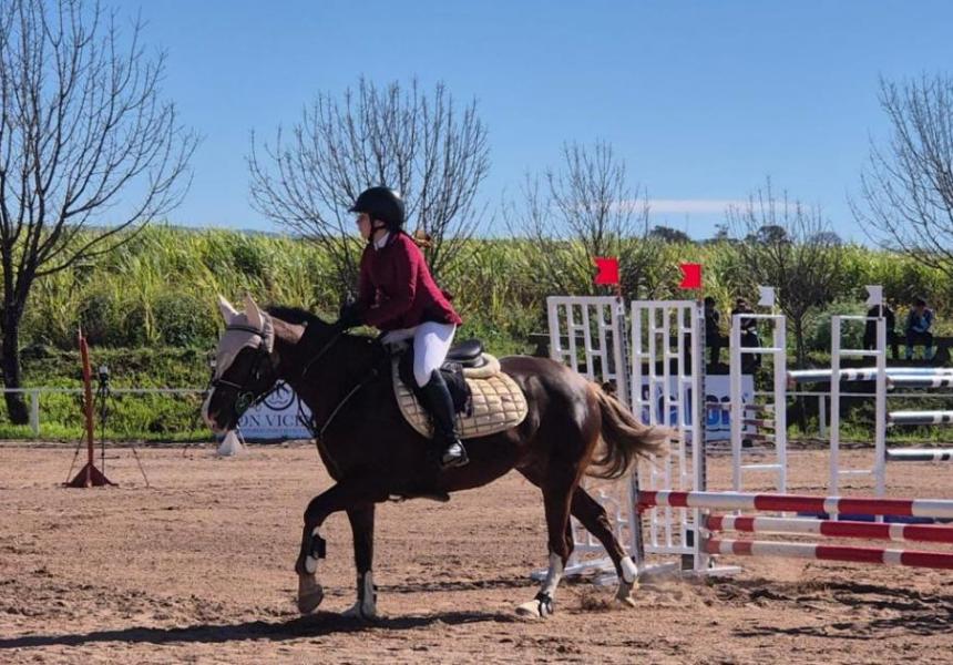 Éxitos del Club Hípico Santiago del Estero en Competencia de Tucumán