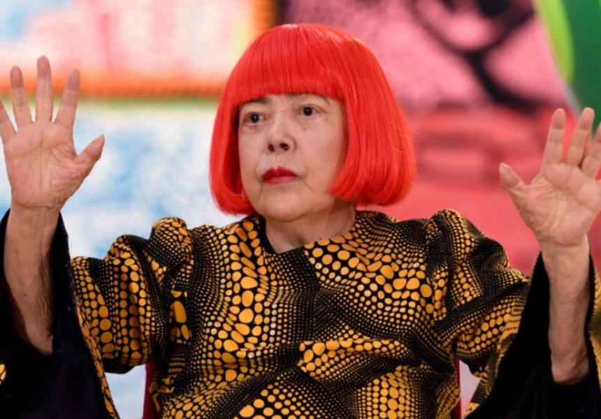 Fallece Yayoi Kusama, la icónica artista japonesa a los 97 años