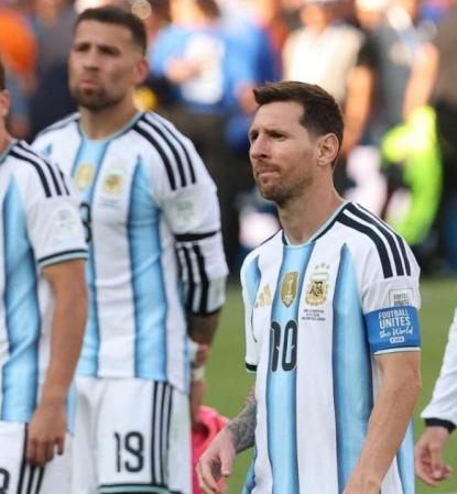 Desafíos del DT Scaloni tras la ausencia de Messi en la selección argentina