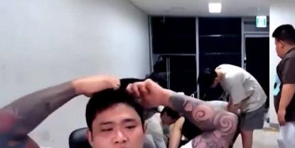 Luchador de MMA en Corea del Sur deja inconsciente a streamer durante transmisión