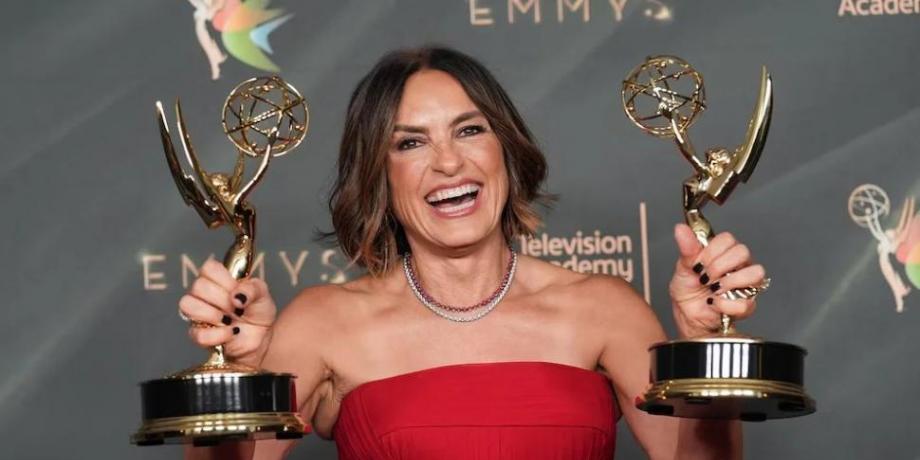Matthew Rhys y Widow's Bay triunfan en los Premios Emmy 2026