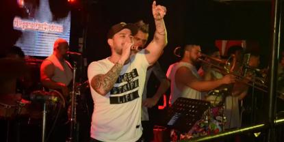 Omega celebra un evento inolvidable en San Juan con sorpresas y música