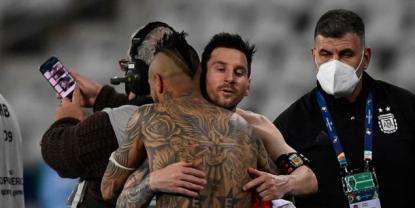 Arturo Vidal rinde homenaje a Lionel Messi en su despedida de la Selección Argentina