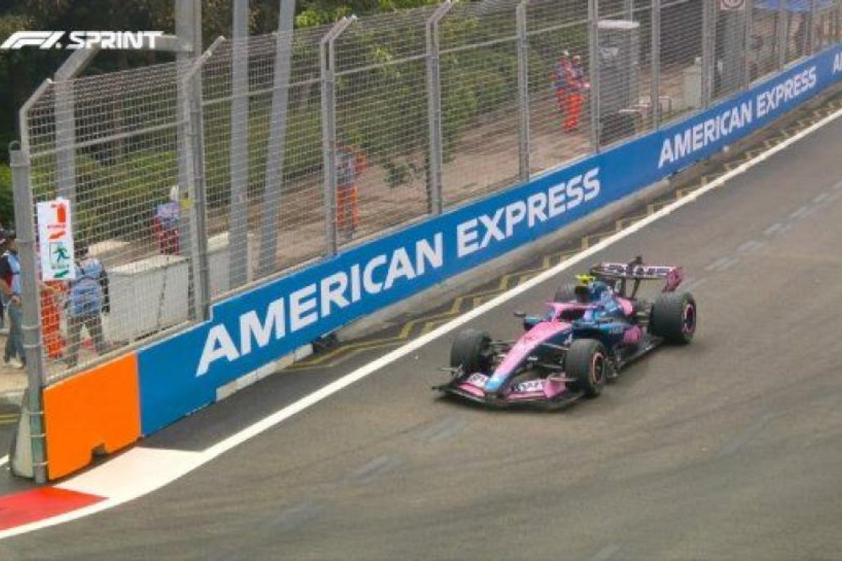 Franco Colapinto se retira de la Sprint en el GP de Singapur por falla técnica